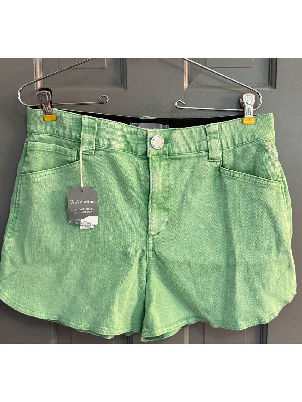 Wit & Wisdom Women's Skyrise Dolphin Hem Mint Green Denim Shorts Size 8 NWT